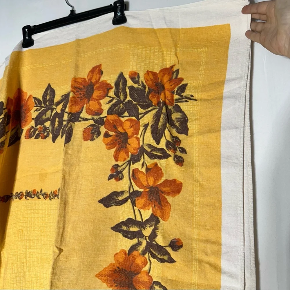 Vintage Floral Yellow & Orange Tablecloth - Picture 12 of 15
